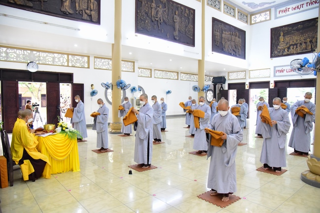 Lễ truyền giới Sa di Phương Trượng